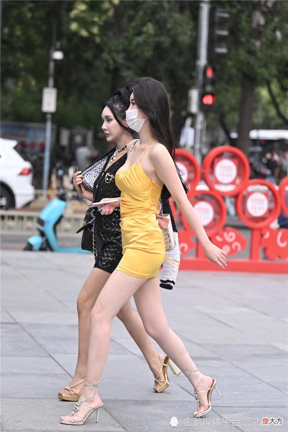 【就爱时尚】夏季的高跟凉鞋，款式设计都很多，要精致一些，高跟鞋不能缺少