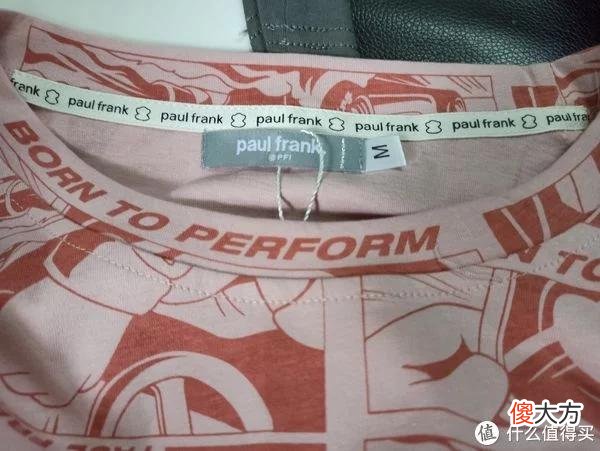 【就爱时尚】日常用品 篇一百三十:柔软舒适的大嘴猴短袖开箱,因为男式短袖穿起来很舒适,于是又买了一件女式的短袖套装。