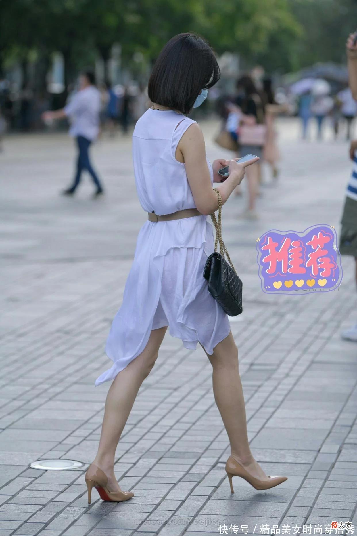 【时尚一点】白色无袖连衣裙，纯白色不仅显干净整洁，而且自带发光效果惹眼吸睛