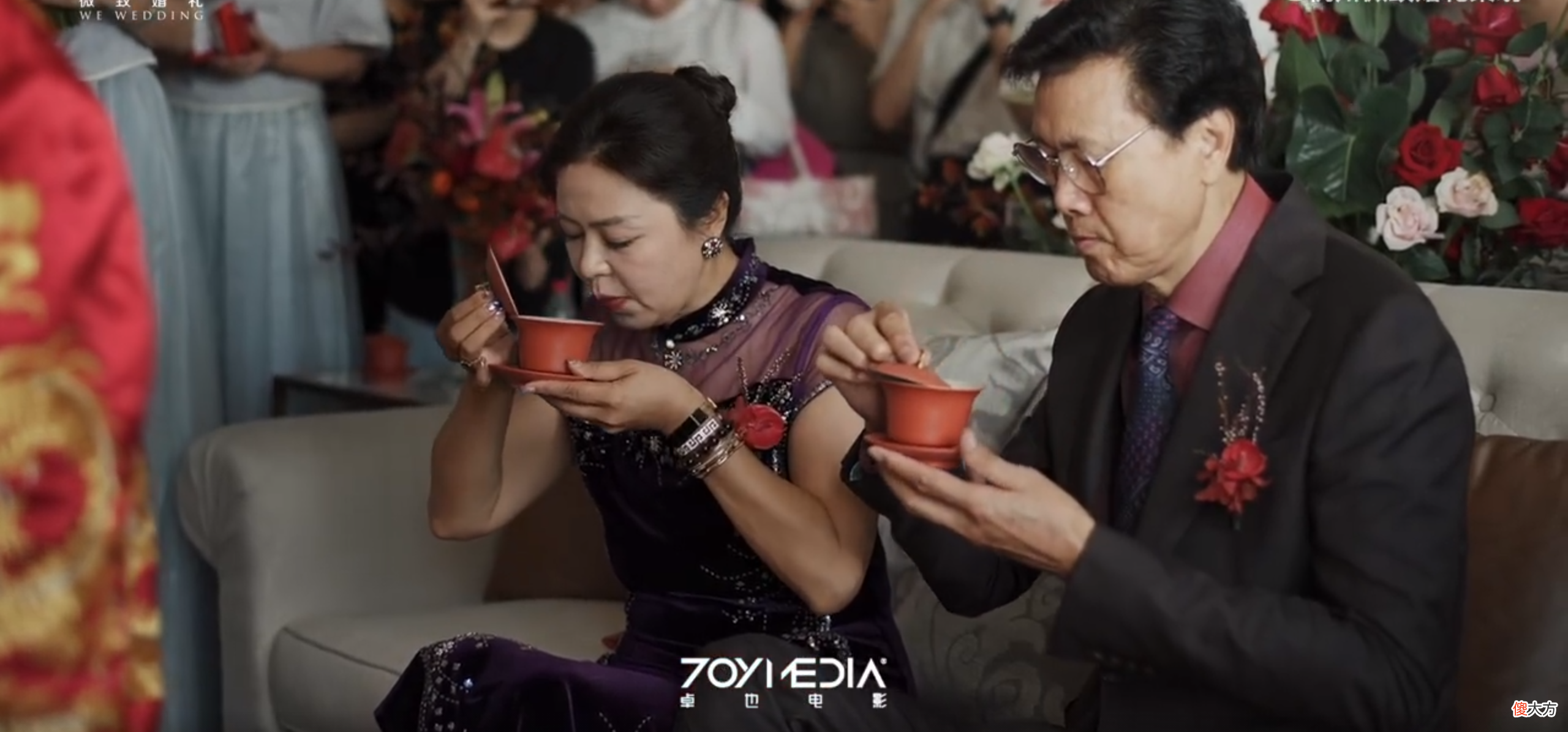 破防！张常宁漂亮母亲将胎发当嫁妆，叮嘱吴冠希：我们呵护她27年交给你了