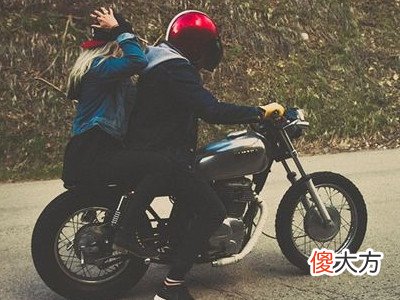梦见开摩托车