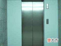梦见抱着孩子在电梯里