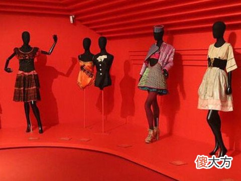 梦见妇女买衣服