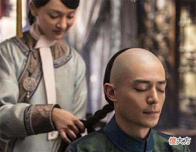【历史故事】溥仪晚年去理发，一本正经问了理发师一个问题，为何惹得人们发笑
