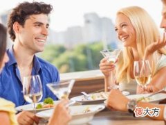 梦见和熟人在一起