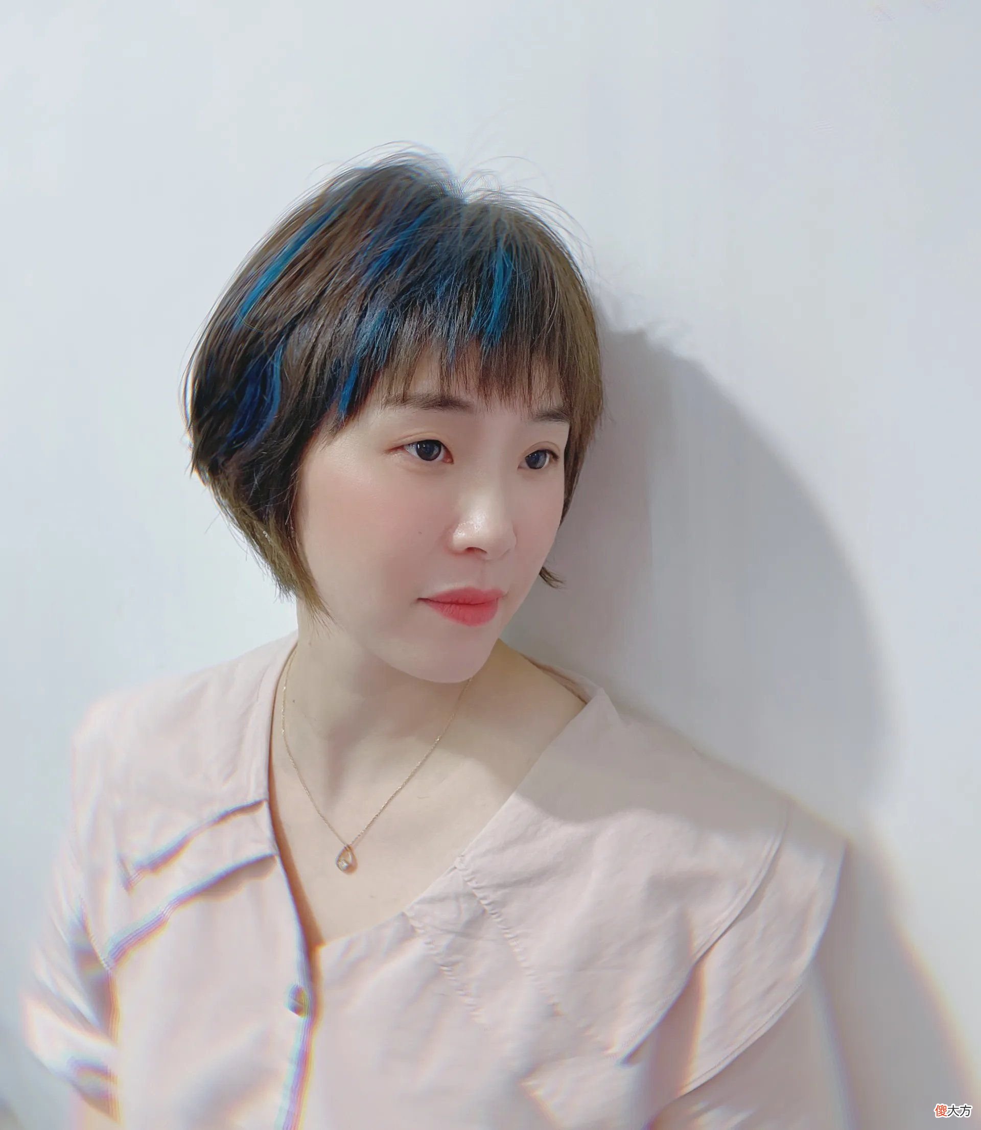 【时尚一点】最实用的发型改变方法，简单时尚效果好，很多短发女性都在用