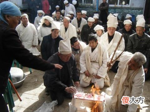 梦见过世的人办葬礼