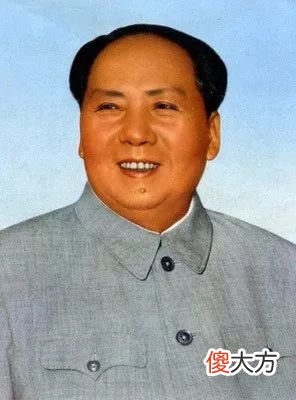 【历史故事】红四军11师政委替军长挡枪，长征过草地军长投桃报李，同为毛主席爱将，同获开国上将军衔出任大军区司令员