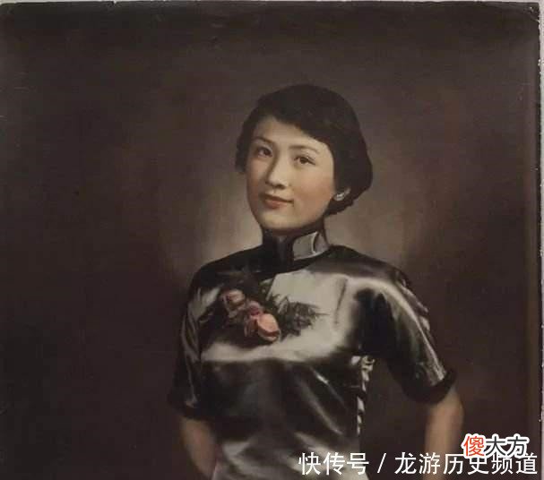 【历史故事】民国女子上色彩照，晚清格格丹眉凤眼，个个令人惊艳！