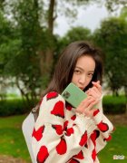 【时尚一点】毛衣配皮裤，简直复古感满满，复古简约大方