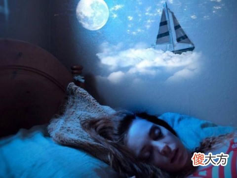 梦见自己掉进深渊水里