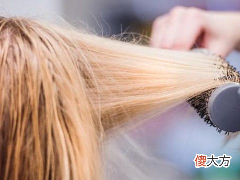 梦见自己烫头发了
