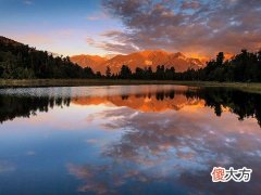 梦见遇见河水