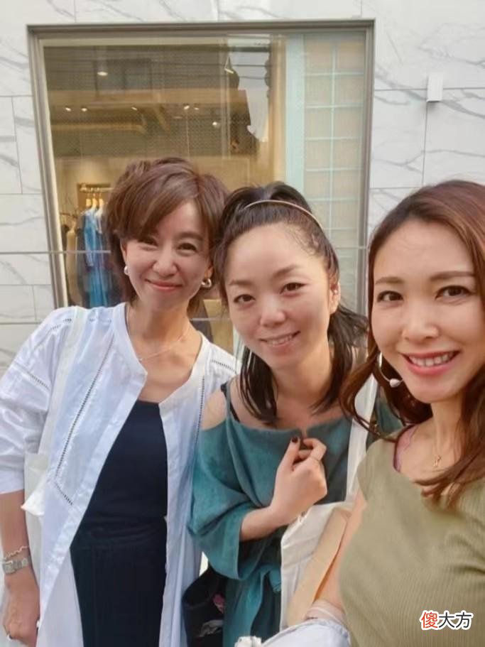 【就爱时尚】50岁后告别奶奶装，教你发型、妆容和穿搭，穿出时髦优雅的质感来