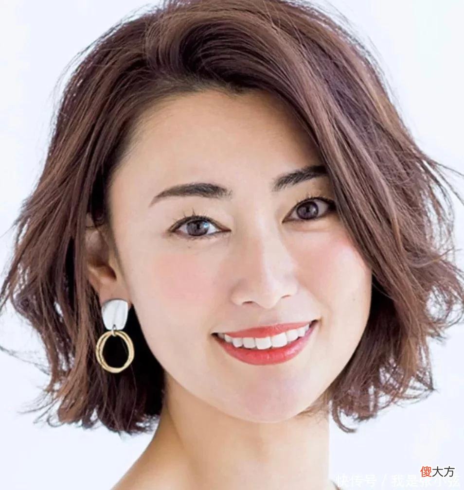 【时尚一点】女人上了年纪，尽量别烫这3种卷发，换成另外3种，时髦减龄显气质