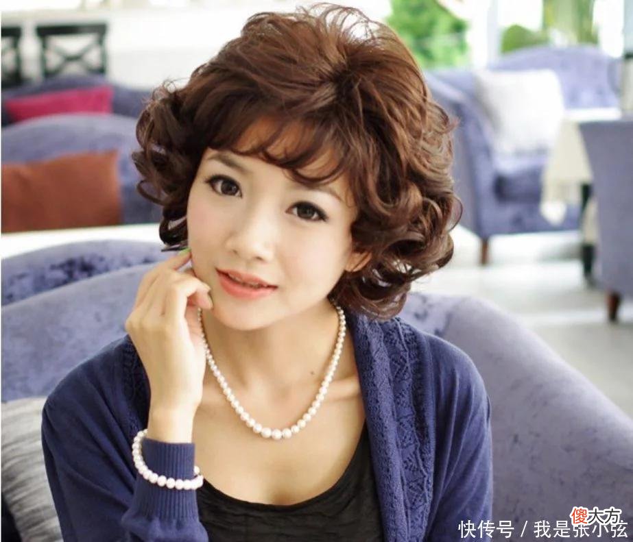 【时尚一点】女人上了年纪，尽量别烫这3种卷发，换成另外3种，时髦减龄显气质