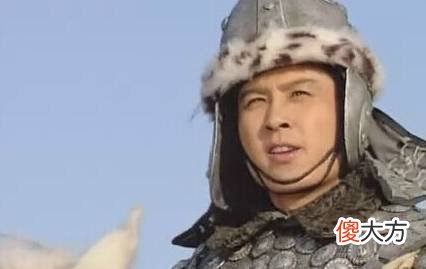 【爱历史】曹操一生最狼狈的事件是赤壁之战,马超将曹操打的落花流水