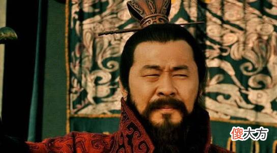 【爱历史】曹操一生最狼狈的事件是赤壁之战,马超将曹操打的落花流水