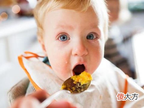 梦见喂小孩吃饭