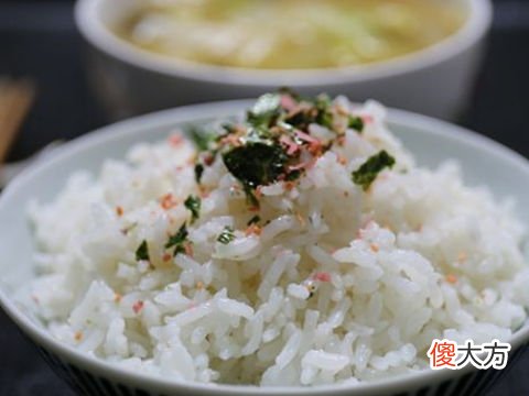 梦见蒸一大桶饭