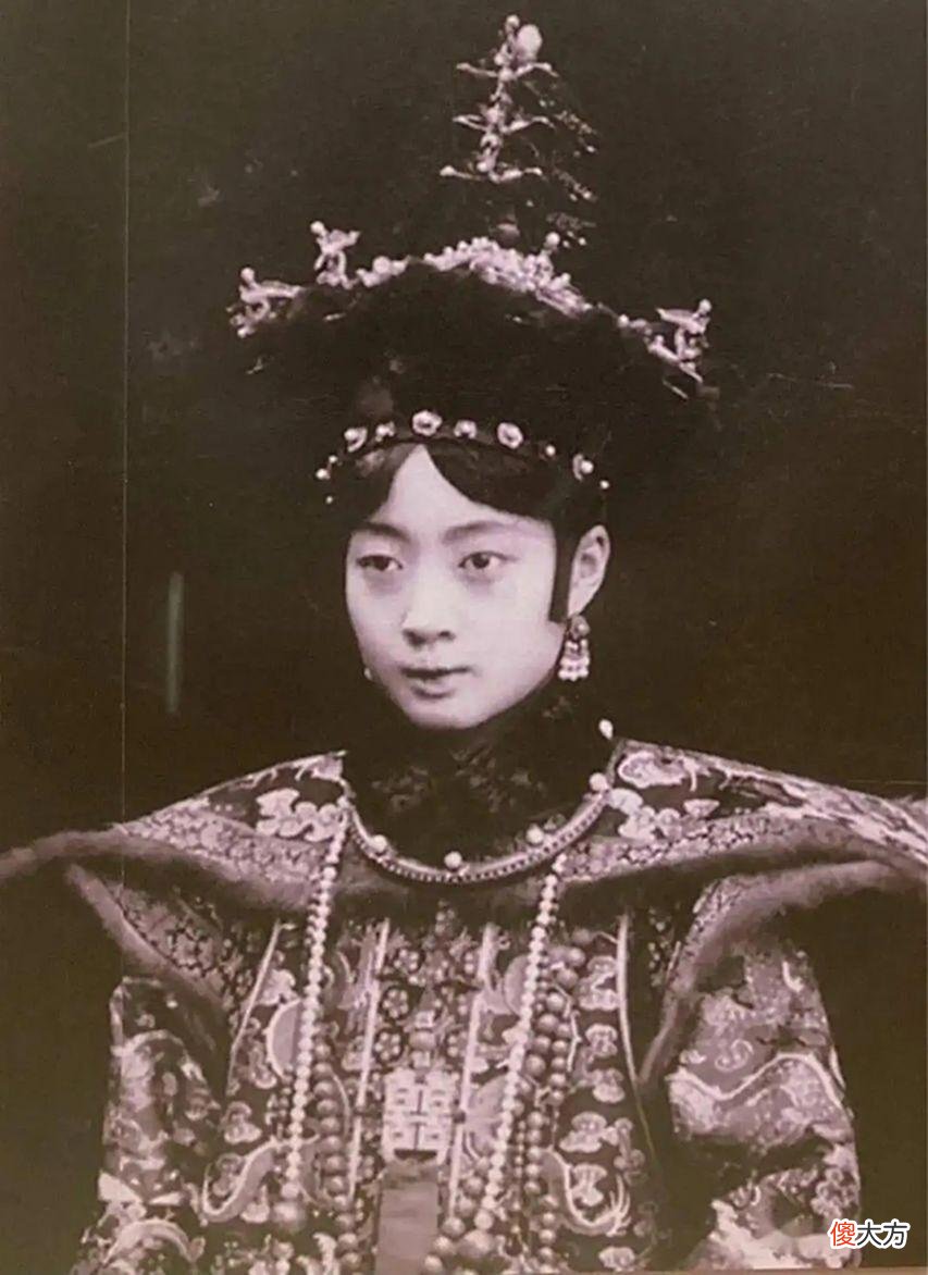 【历史故事】清朝后宫女子相貌丑陋?老照片告诉你,有些妃子颜值不输女明星