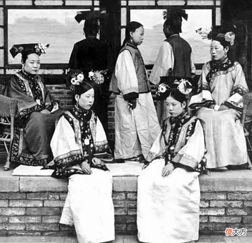【历史故事】清朝后宫女子相貌丑陋？老照片告诉你，有些妃子颜值不输女明星