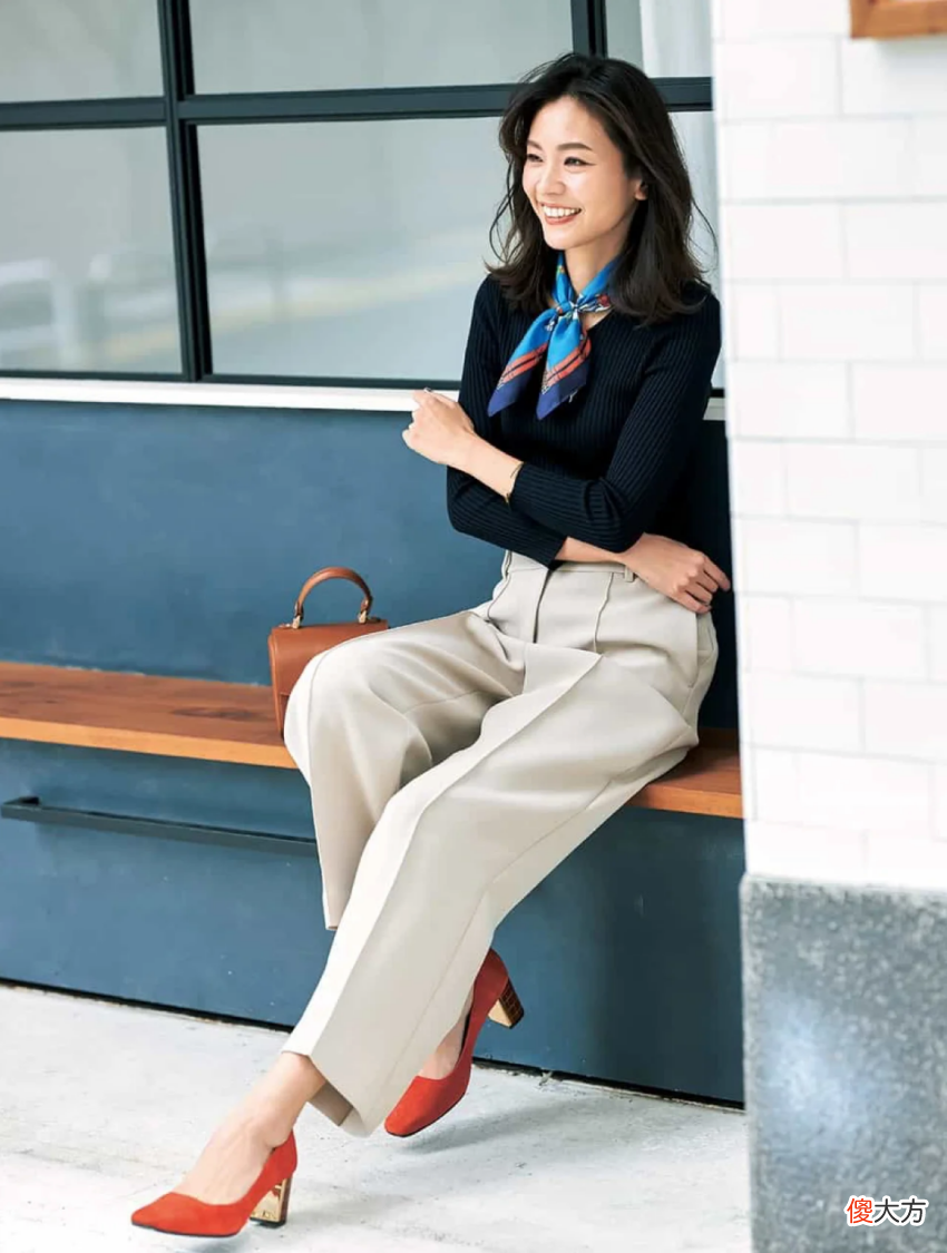 【就爱时尚】有舍才有得！50岁女人懂得“断舍离”，才会穿出更加优雅的姿态