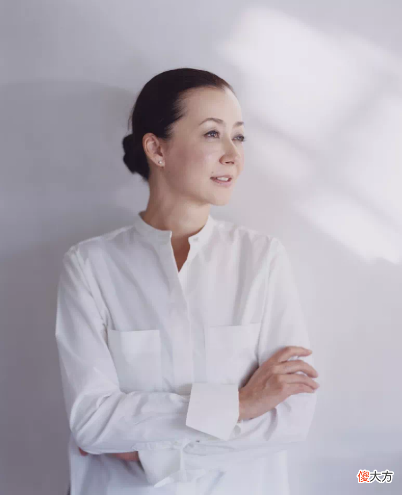 【就爱时尚】有舍才有得！50岁女人懂得“断舍离”，才会穿出更加优雅的姿态