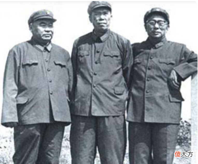 【历史故事】1962年,广州军区副司令梁兴初回家,学徒时期的铁匠铺老板慌了