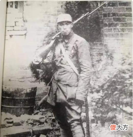 【历史故事】1962年,广州军区副司令梁兴初回家,学徒时期的铁匠铺老板慌了
