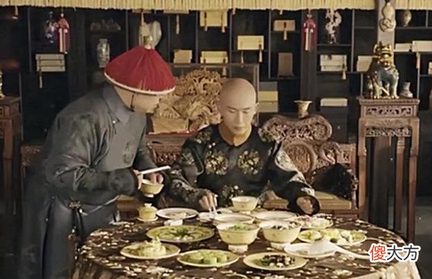 【爱历史】溥仪回忆：做皇帝最痛恨两件事，一不能趁热吃饭，二不能超过3口