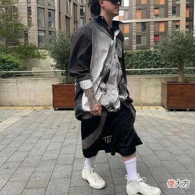 【就爱时尚】上半年的高价、平价“神裤”调研