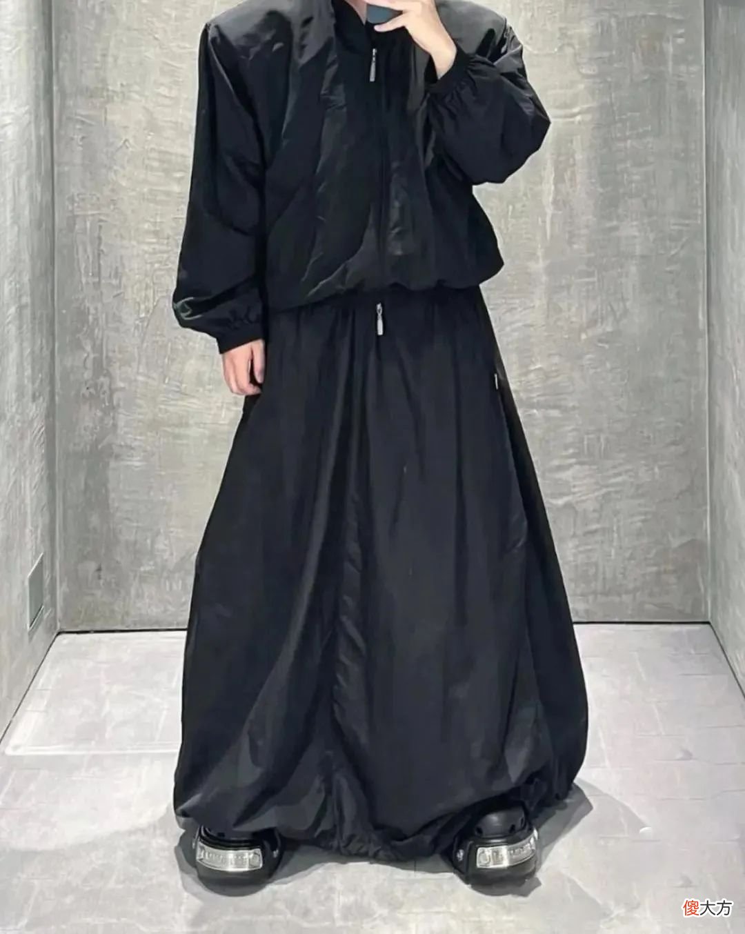 【就爱时尚】上半年的高价、平价“神裤”调研