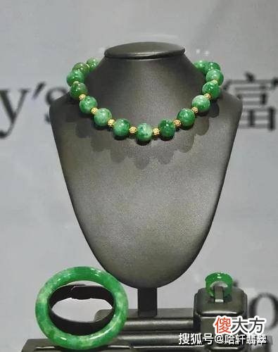 【历史故事】清朝皇后婉容的大婚仪式，除了凤冠，还有什么？