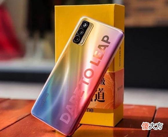 【就爱时尚】1399元的时尚潮品，realmeV15，非常值得入手
