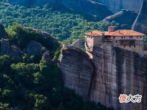 梦见寺院门口