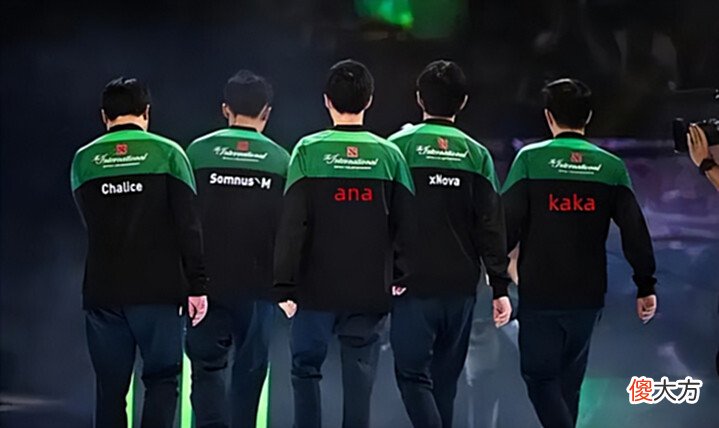 【游戏世界】Dota2-他是CN赛区的天命之子,想摆烂都摆不了,只因战队太给力!