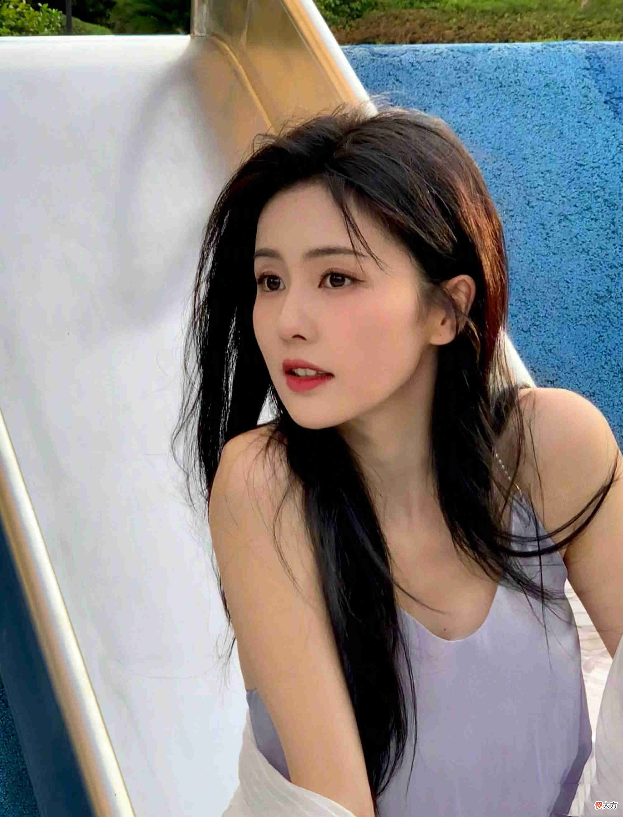 【时尚一点】夏日温柔风穿搭特点有哪些？白鹿三招穿出，温柔清爽甜美高雅范