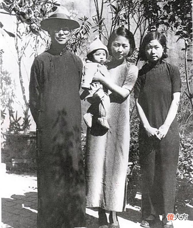 【爱历史】沈从文带走九妹11年，送回故乡时已是疯子，晚年见外甥莫名悲哀