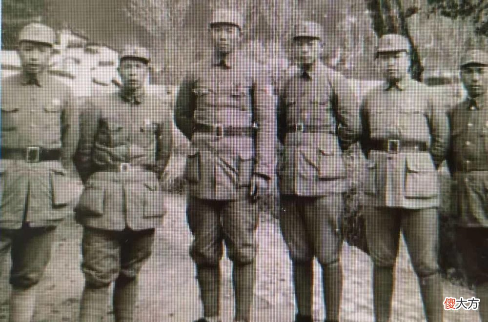 【爱历史】绝命后卫师长被挡道，送60大洋和皮大衣“买路”，敌人收钱让道
