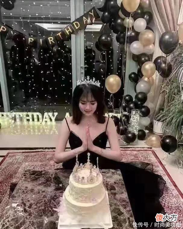 【时尚一点】姚安娜不愧是华为最美千金，穿黑色吊带连衣裙配皇冠，美成小公主