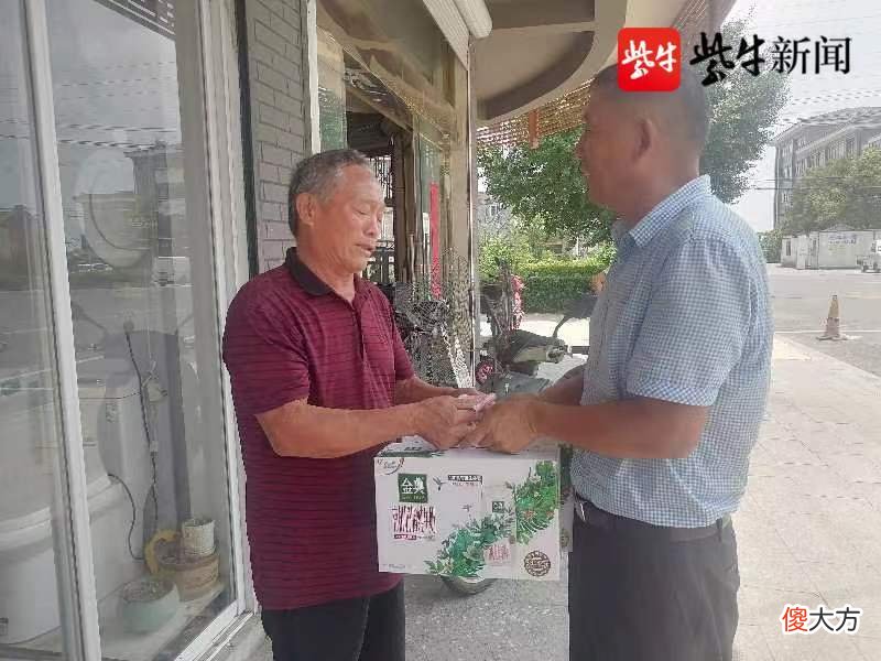 【爱历史】“八一”前夕,两个“儿子”又到烈士父母家中团圆来了