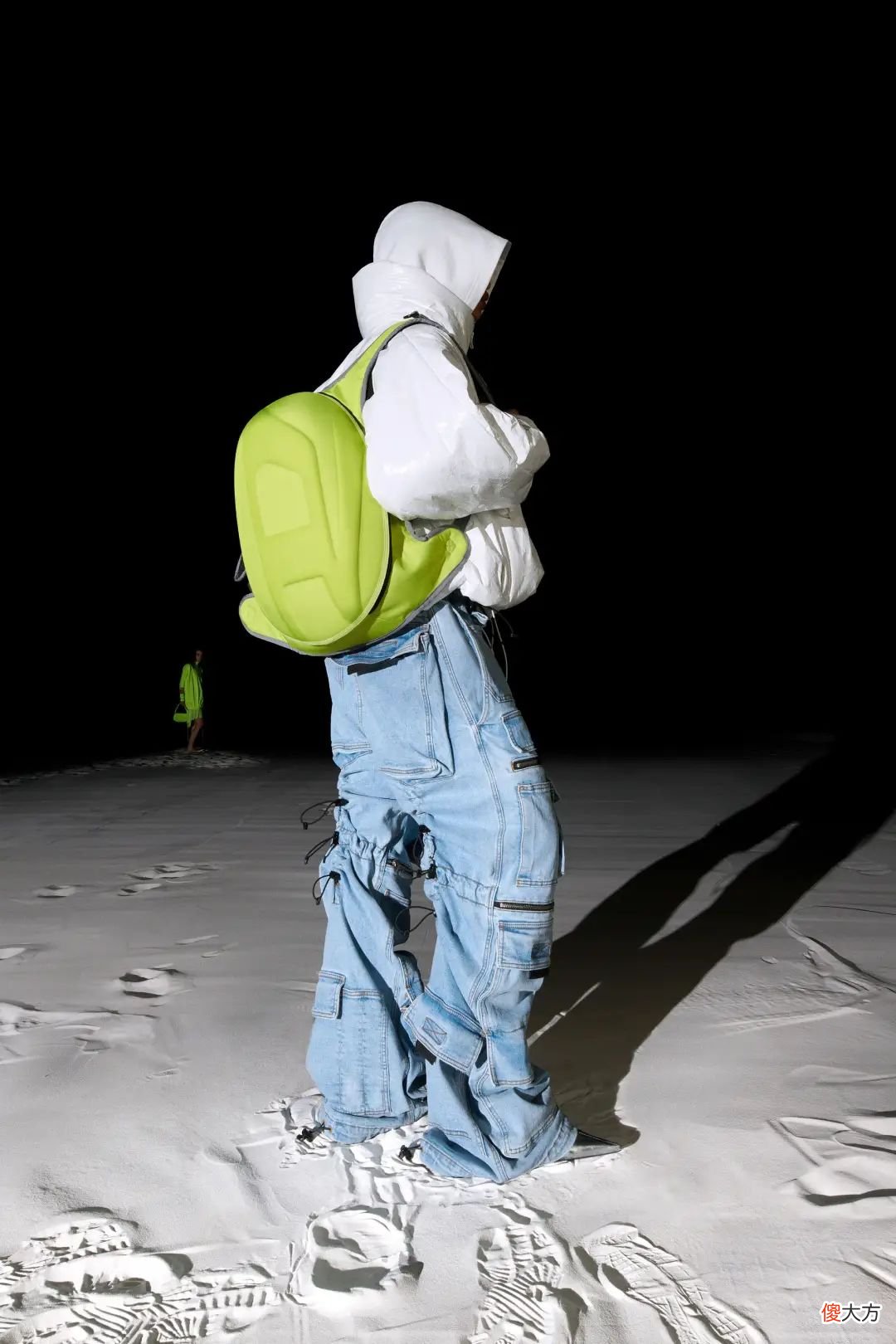 【就爱时尚】顶男必备，Balenciaga、Y/Project 的“工装牛仔裤”正在街头乱杀