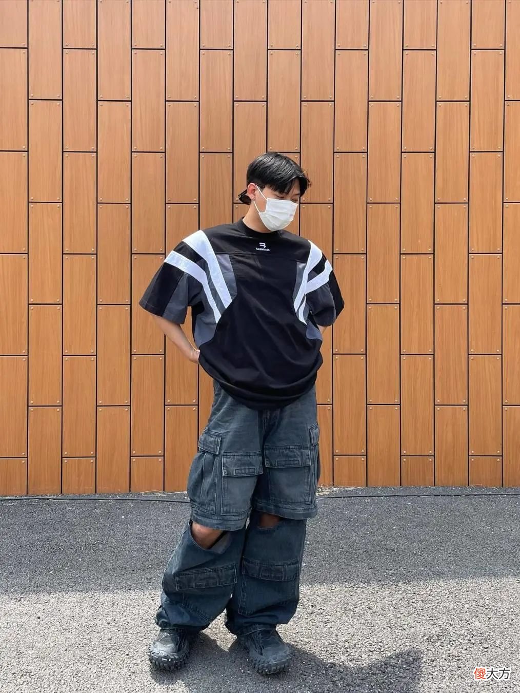 【就爱时尚】顶男必备，Balenciaga、Y/Project 的“工装牛仔裤”正在街头乱杀
