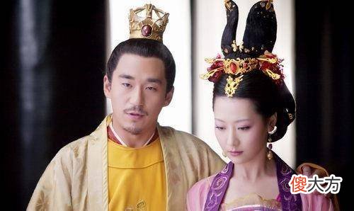 【爱历史】明穆宗朱载垕只得再娶陈氏为续弦，李贵妃听后十分感动
