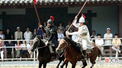 【历史故事】吕布手握“八健将”，为什么却还是早早的败给了曹操呢？