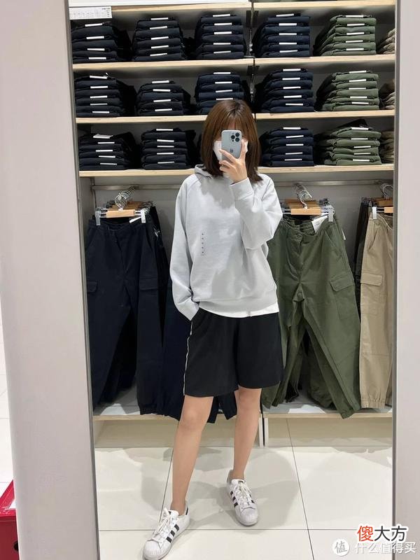 【时尚一点】优衣库打折啦！小姐姐帮你试男装，12件平价百搭的优衣库男装推荐！