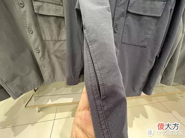 【时尚一点】优衣库打折啦！小姐姐帮你试男装，12件平价百搭的优衣库男装推荐！