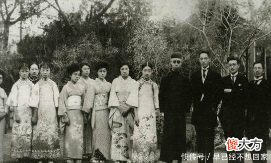【爱历史】清朝罕见老照片：溥仪戴着墨镜，最后一位创造过11项中国第一！