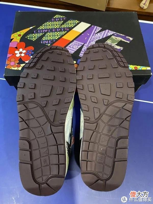 【就爱时尚】球鞋市场低迷，Nike Air Max 1 Concepts腰果花